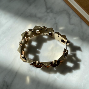 Antique gold bracelet with locket centerpiece – Kentshire